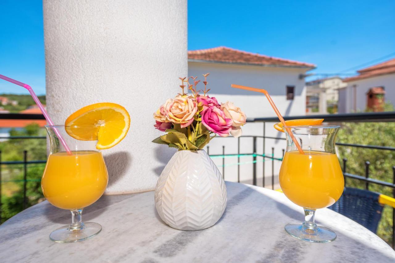 Villa Mihaela Trogir Buitenkant foto