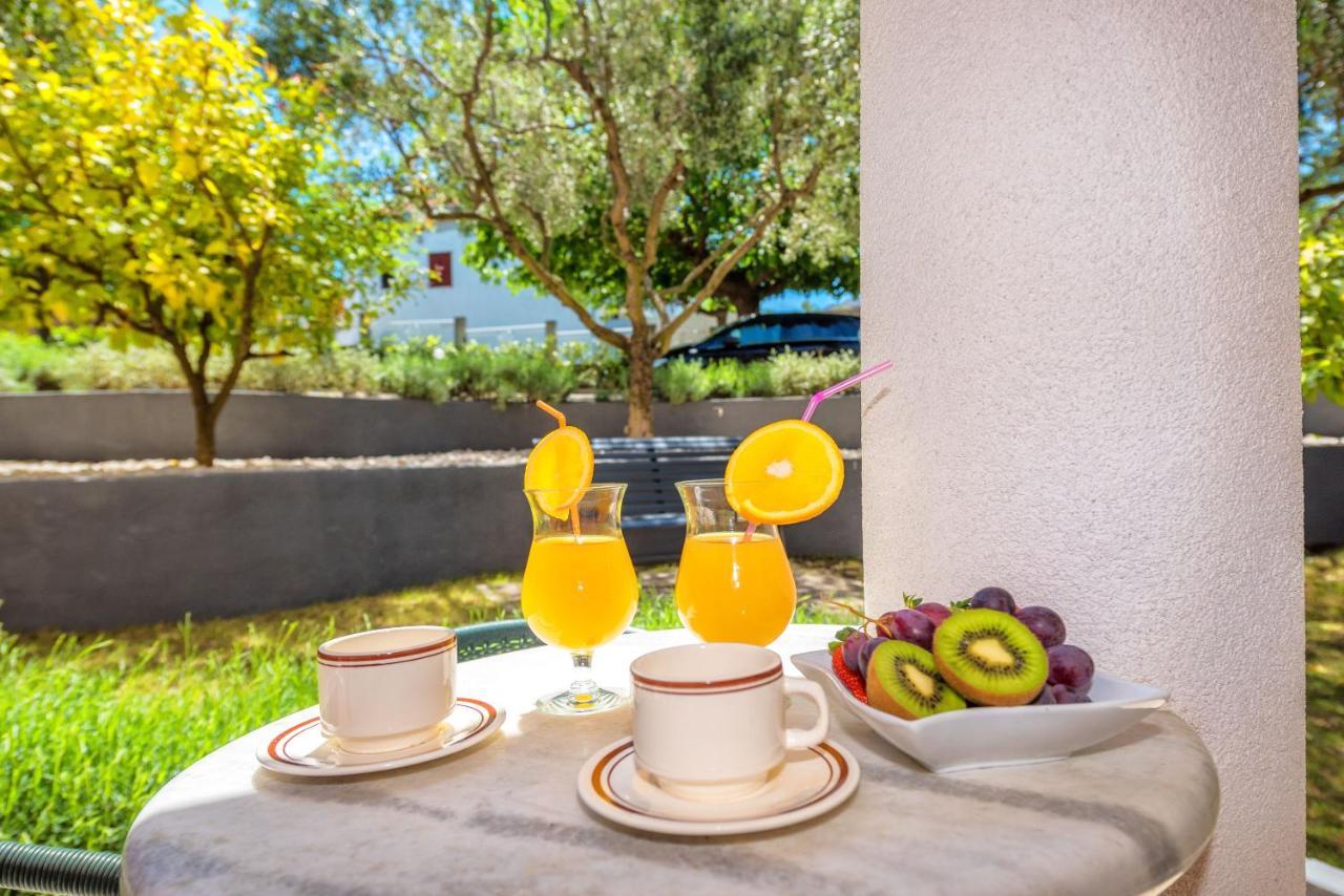 Villa Mihaela Trogir Buitenkant foto