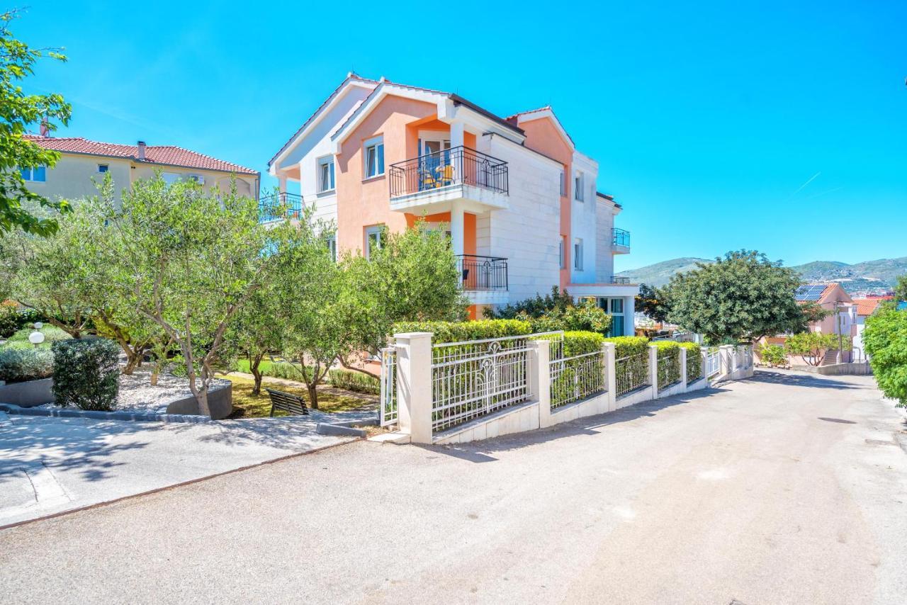 Villa Mihaela Trogir Buitenkant foto